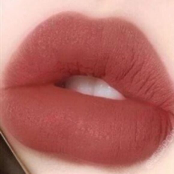 Tom Ford Equis Satin Lipstick (Nude Rosey Brown) - Picture 11 of 17